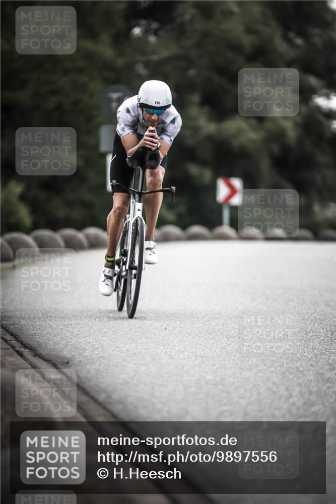 21.06.2026 - 29. Vierlanden-Triathlon H.Heesch http://msf.ph/oto/9897556 21.06.2026 09:29:07 Radfahren 5, 136, 142, 181, 195 meine-sportfotos.de