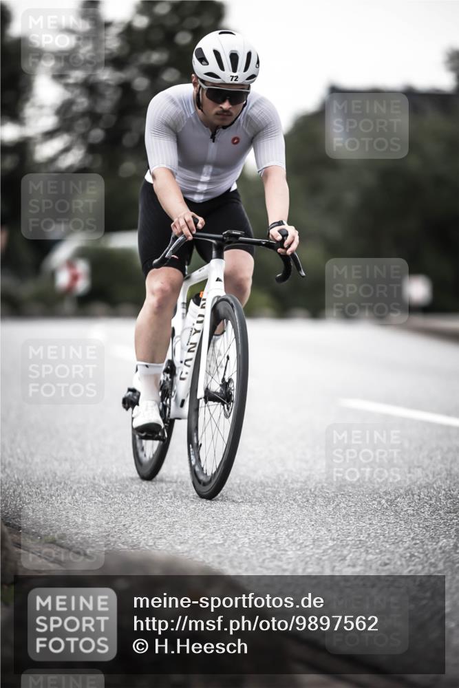 21.06.2026 - 29. Vierlanden-Triathlon H.Heesch http://msf.ph/oto/9897562 21.06.2026 10:02:21 Radfahren 72, 118, 119, 141, 186, 273, 339 meine-sportfotos.de