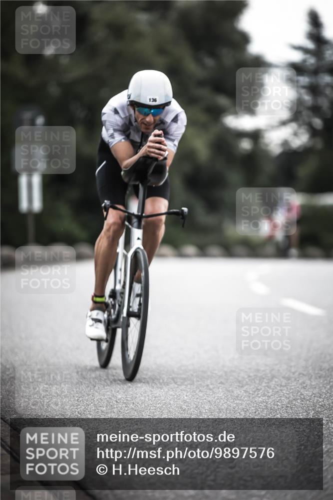 21.06.2026 - 29. Vierlanden-Triathlon H.Heesch http://msf.ph/oto/9897576 21.06.2026 09:29:08 Radfahren 5, 136, 142, 181, 195 meine-sportfotos.de