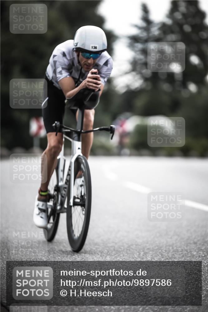 21.06.2026 - 29. Vierlanden-Triathlon H.Heesch http://msf.ph/oto/9897586 21.06.2026 09:29:08 Radfahren 5, 136, 142, 181, 195 meine-sportfotos.de