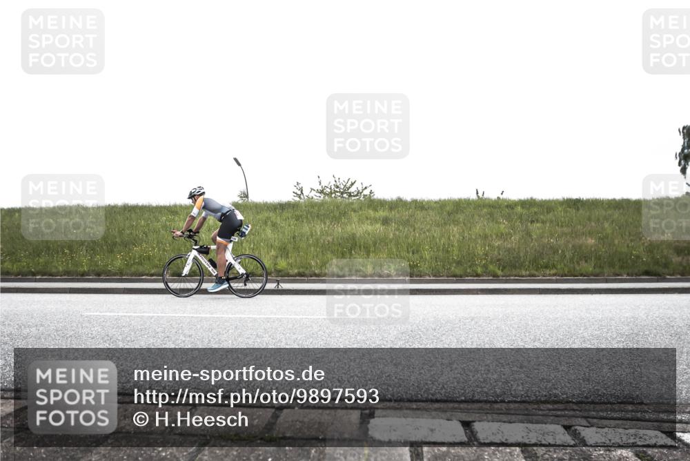 21.06.2026 - 29. Vierlanden-Triathlon H.Heesch http://msf.ph/oto/9897593 21.06.2026 09:35:50 Radfahren 105, 120, 122, 161, 198, 270, 279 meine-sportfotos.de