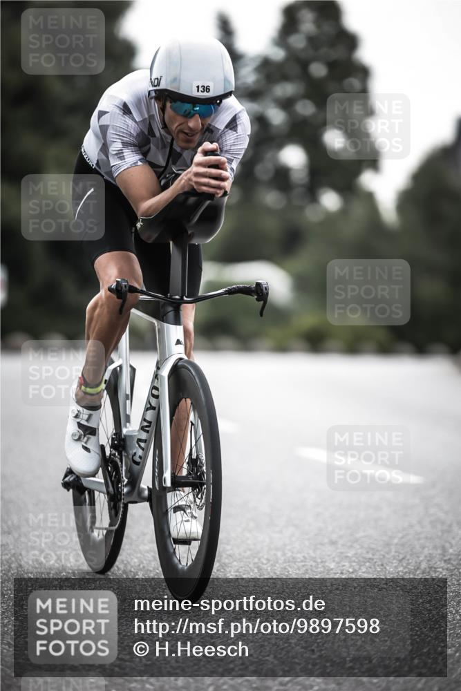 21.06.2026 - 29. Vierlanden-Triathlon H.Heesch http://msf.ph/oto/9897598 21.06.2026 09:29:08 Radfahren 5, 136, 142, 181, 195 meine-sportfotos.de