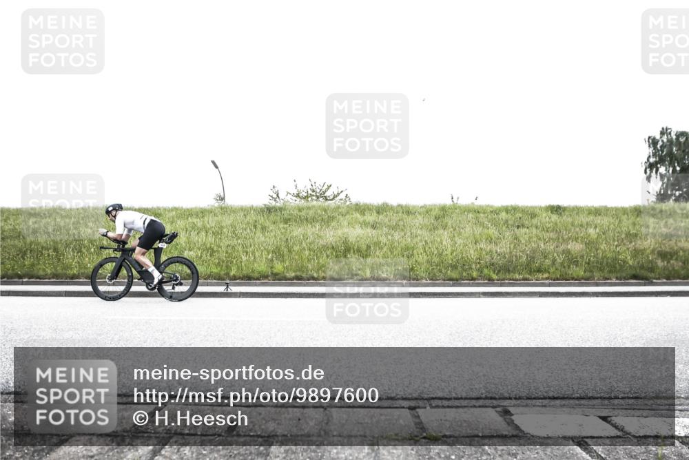 21.06.2026 - 29. Vierlanden-Triathlon H.Heesch http://msf.ph/oto/9897600 21.06.2026 10:27:04 Radfahren 43, 45, 64, 108, 112, 128, 388, 600, 624 meine-sportfotos.de