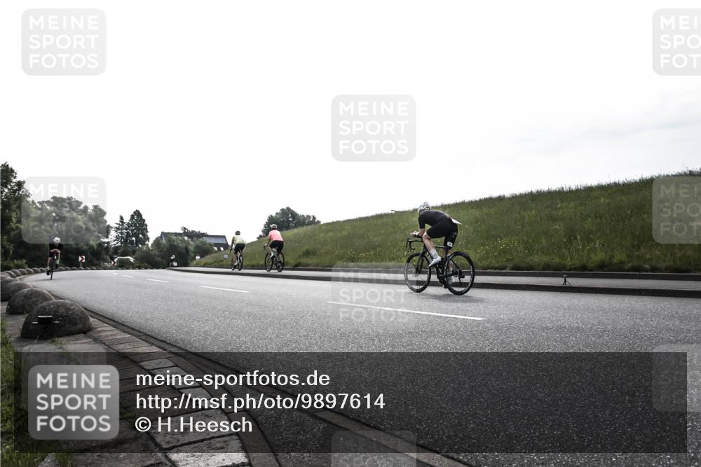 21.06.2026 - 29. Vierlanden-Triathlon H.Heesch http://msf.ph/oto/9897614 21.06.2026 09:19:40 Radfahren 77 meine-sportfotos.de