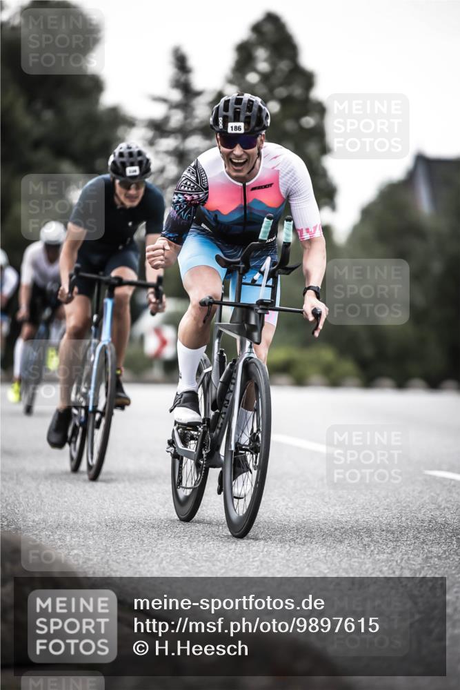 21.06.2026 - 29. Vierlanden-Triathlon H.Heesch http://msf.ph/oto/9897615 21.06.2026 10:02:24 Radfahren 4, 72, 118, 119, 141, 186, 339 meine-sportfotos.de