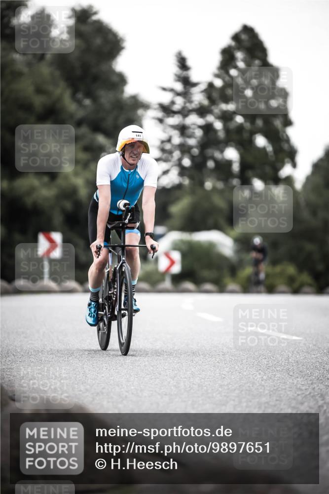 21.06.2026 - 29. Vierlanden-Triathlon H.Heesch http://msf.ph/oto/9897651 21.06.2026 10:02:26 Radfahren 4, 27, 118, 119, 141, 186, 339 meine-sportfotos.de