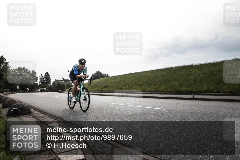 21.06.2026 - 29. Vierlanden-Triathlon H.Heesch http://msf.ph/oto/9897659 21.06.2026 09:20:58 Radfahren 21, 38, 57, 67, 82, 142 meine-sportfotos.de