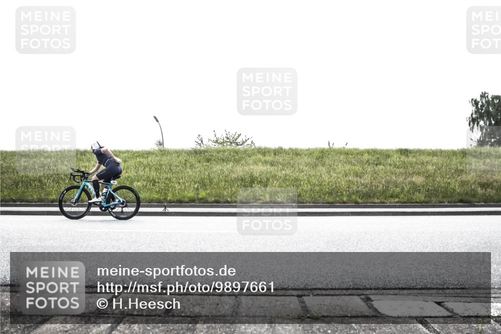 21.06.2026 - 29. Vierlanden-Triathlon H.Heesch http://msf.ph/oto/9897661 21.06.2026 10:55:10 Radfahren 79, 98, 204, 268 meine-sportfotos.de