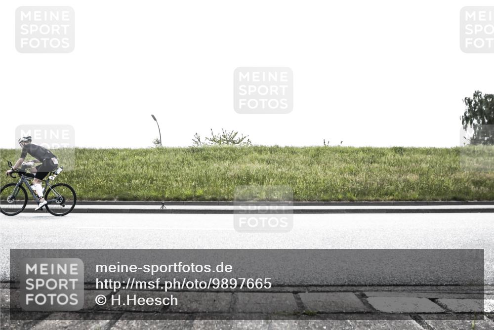 21.06.2026 - 29. Vierlanden-Triathlon H.Heesch http://msf.ph/oto/9897665 21.06.2026 10:55:12 Radfahren 79, 98, 204 meine-sportfotos.de
