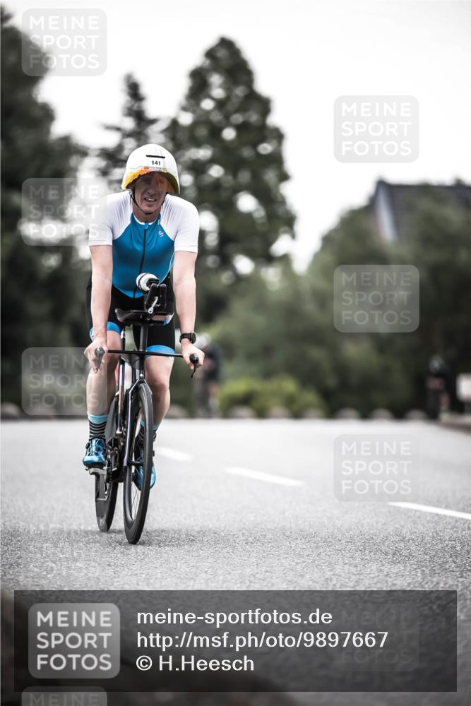 21.06.2026 - 29. Vierlanden-Triathlon H.Heesch http://msf.ph/oto/9897667 21.06.2026 10:02:26 Radfahren 4, 27, 118, 119, 141, 186, 339 meine-sportfotos.de