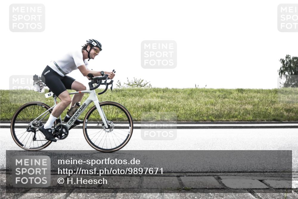 21.06.2026 - 29. Vierlanden-Triathlon H.Heesch http://msf.ph/oto/9897671 21.06.2026 10:55:29 Radfahren 64, 83 meine-sportfotos.de