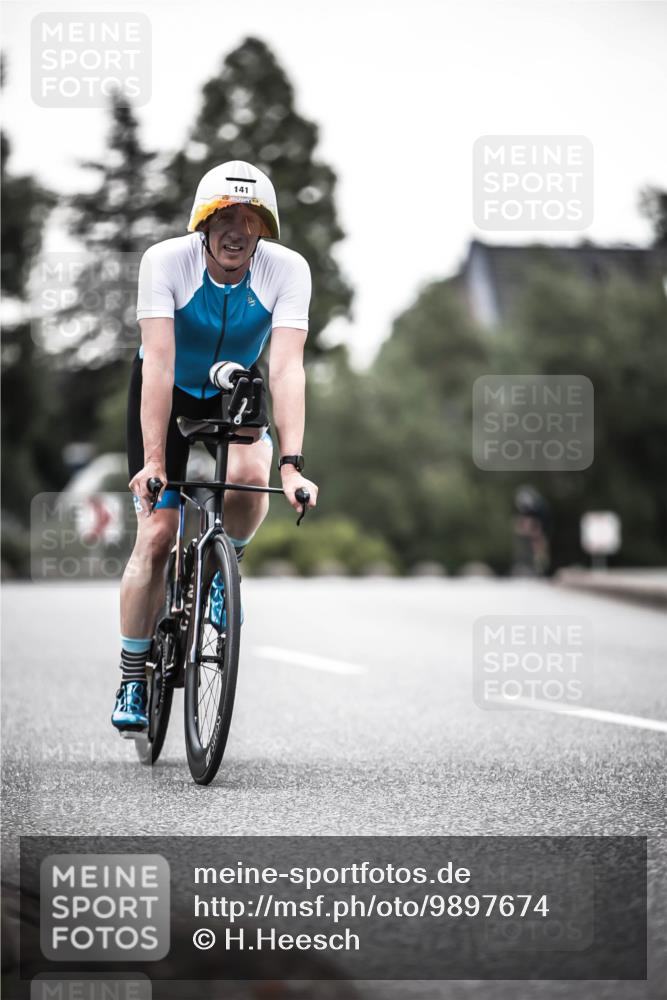 21.06.2026 - 29. Vierlanden-Triathlon H.Heesch http://msf.ph/oto/9897674 21.06.2026 10:02:26 Radfahren 4, 27, 118, 119, 141, 186, 339 meine-sportfotos.de