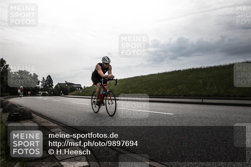 21.06.2026 - 29. Vierlanden-Triathlon H.Heesch http://msf.ph/oto/9897694 21.06.2026 09:21:27 Radfahren 136, 141, 207, 239, 272 meine-sportfotos.de