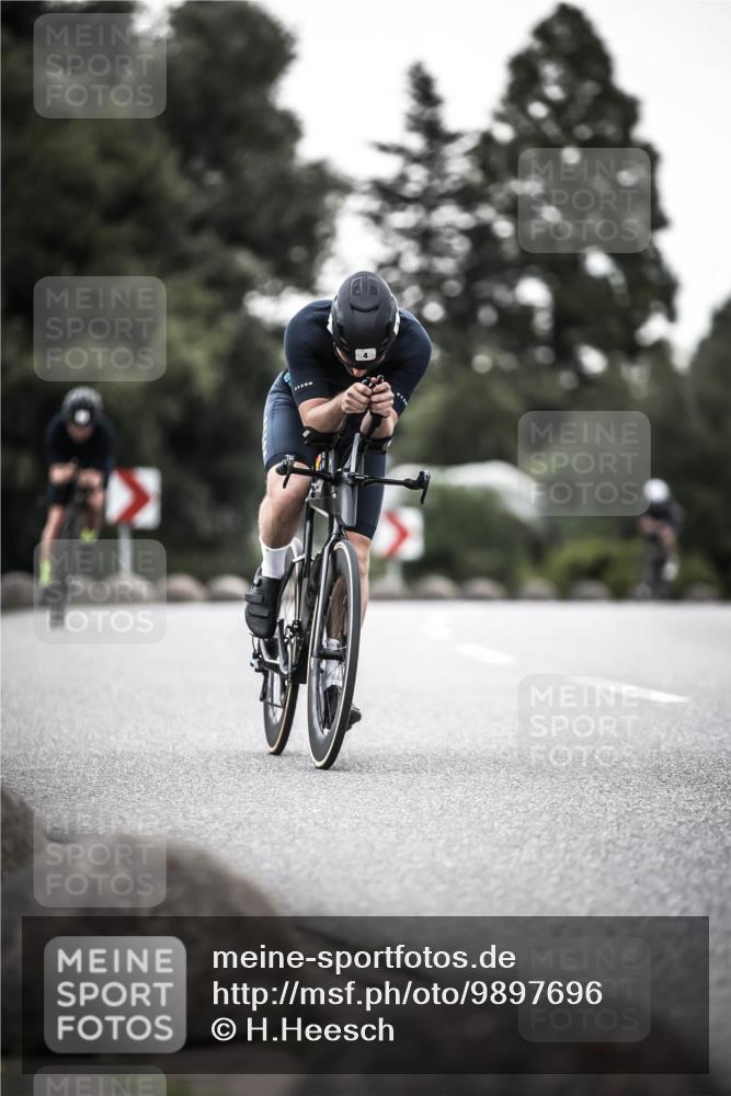 21.06.2026 - 29. Vierlanden-Triathlon H.Heesch http://msf.ph/oto/9897696 21.06.2026 10:02:32 Radfahren 4, 27, 99 meine-sportfotos.de