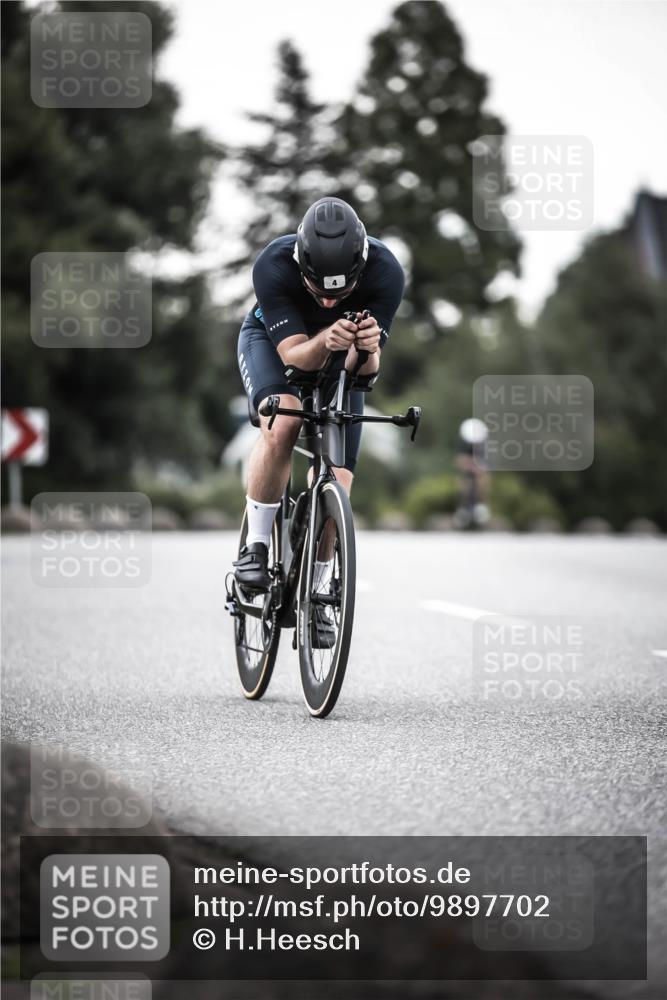 21.06.2026 - 29. Vierlanden-Triathlon H.Heesch http://msf.ph/oto/9897702 21.06.2026 10:02:32 Radfahren 4, 27, 99 meine-sportfotos.de