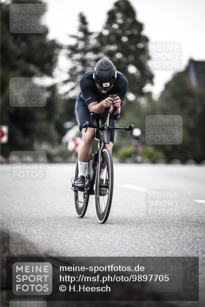 21.06.2026 - 29. Vierlanden-Triathlon H.Heesch http://msf.ph/oto/9897705 21.06.2026 10:02:32 Radfahren 4, 27, 99 meine-sportfotos.de