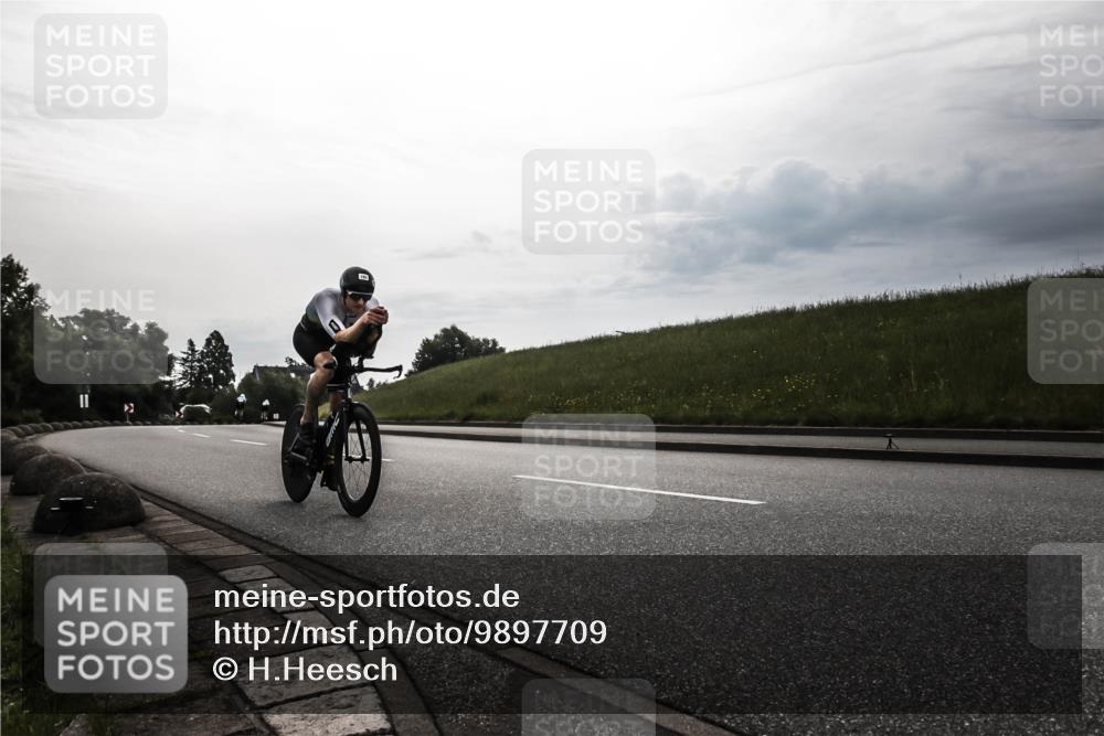 21.06.2026 - 29. Vierlanden-Triathlon H.Heesch http://msf.ph/oto/9897709 21.06.2026 09:21:34 Radfahren 164, 193 meine-sportfotos.de