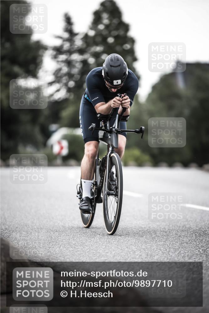 21.06.2026 - 29. Vierlanden-Triathlon H.Heesch http://msf.ph/oto/9897710 21.06.2026 10:02:32 Radfahren 4, 27, 99 meine-sportfotos.de