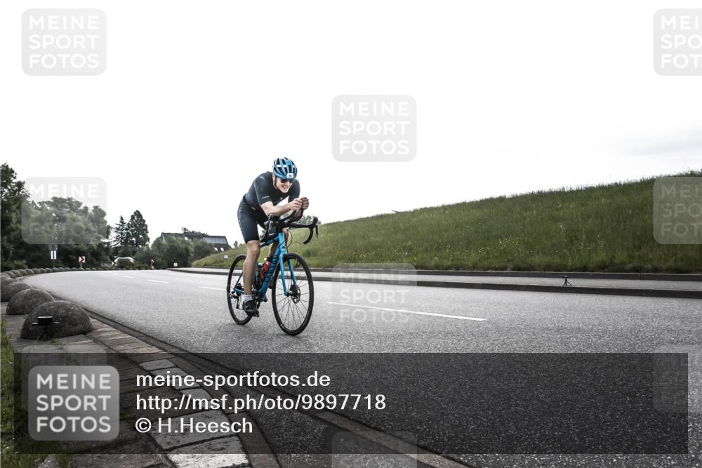 21.06.2026 - 29. Vierlanden-Triathlon H.Heesch http://msf.ph/oto/9897718 21.06.2026 09:21:59 Radfahren 46, 186 meine-sportfotos.de