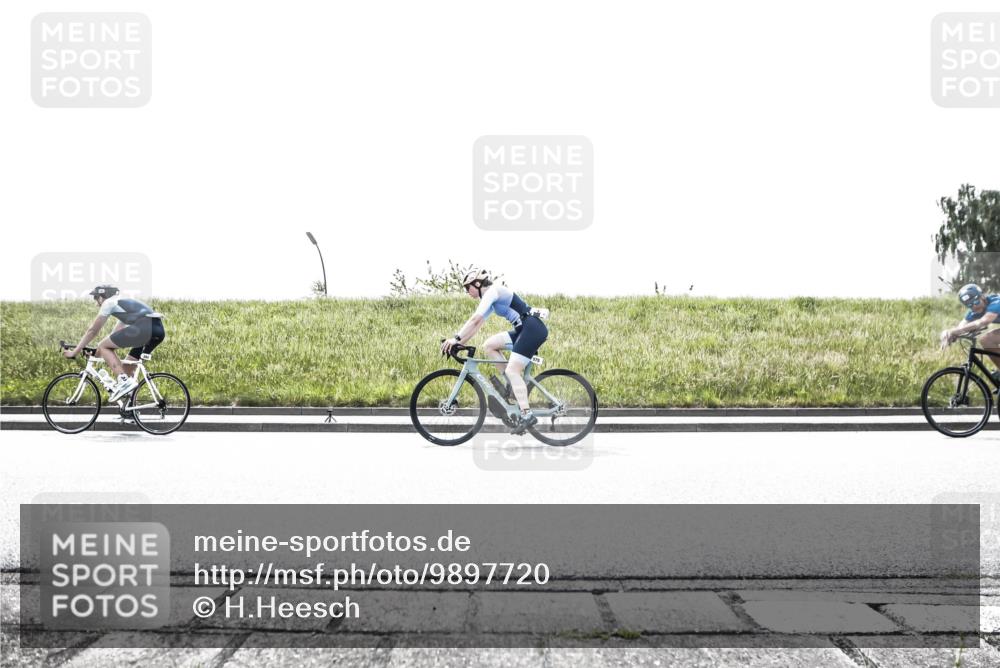 21.06.2026 - 29. Vierlanden-Triathlon H.Heesch http://msf.ph/oto/9897720 21.06.2026 10:57:04 Radfahren 58, 145, 255, 328, 368, 374, 383, 384, 391, 486, 488, 514, 517, 535, 575, 585, 616 meine-sportfotos.de