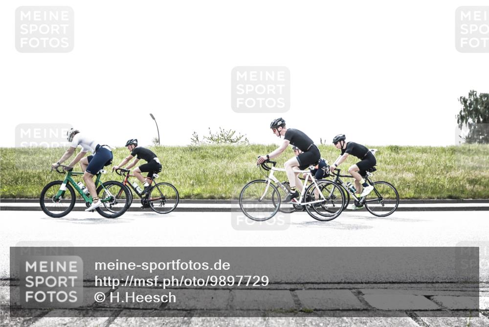 21.06.2026 - 29. Vierlanden-Triathlon H.Heesch http://msf.ph/oto/9897729 21.06.2026 10:57:06 Radfahren 58, 145, 255, 328, 368, 374, 391, 486, 488, 514, 517, 535, 585, 616 meine-sportfotos.de