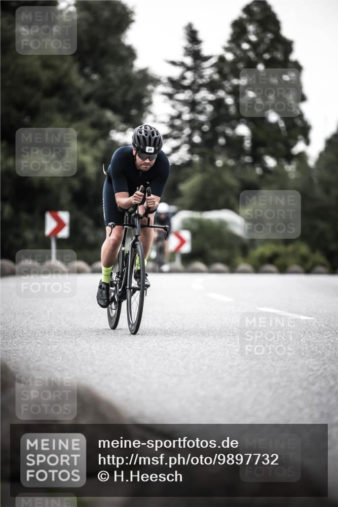 21.06.2026 - 29. Vierlanden-Triathlon H.Heesch http://msf.ph/oto/9897732 21.06.2026 10:02:33 Radfahren 4, 27, 99, 198 meine-sportfotos.de