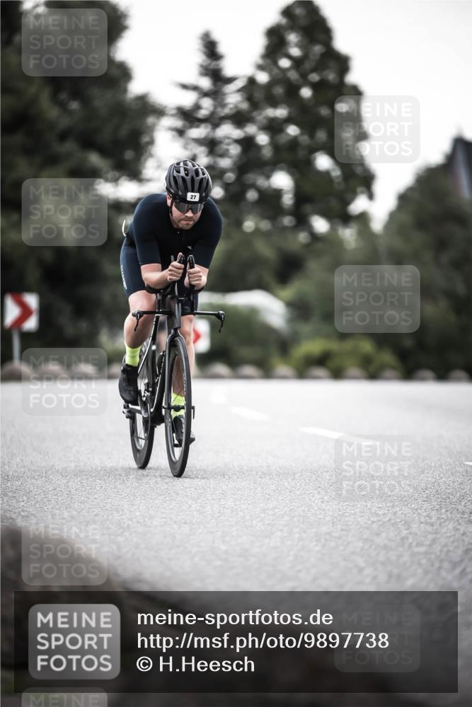 21.06.2026 - 29. Vierlanden-Triathlon H.Heesch http://msf.ph/oto/9897738 21.06.2026 10:02:34 Radfahren 4, 27, 99, 198, 245, 367 meine-sportfotos.de