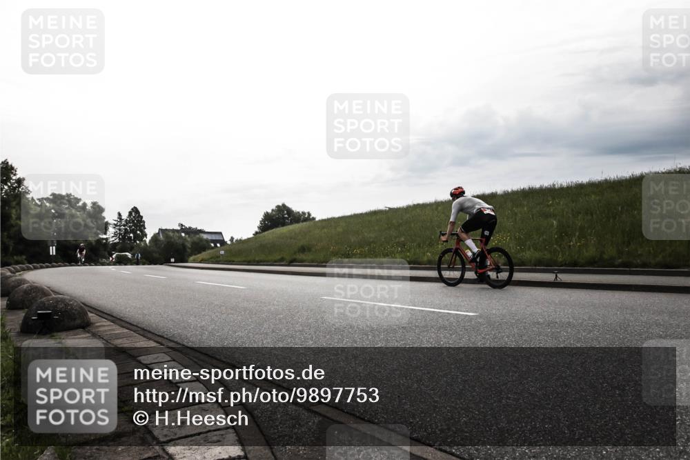 21.06.2026 - 29. Vierlanden-Triathlon H.Heesch http://msf.ph/oto/9897753 21.06.2026 09:22:42 Radfahren 35 meine-sportfotos.de