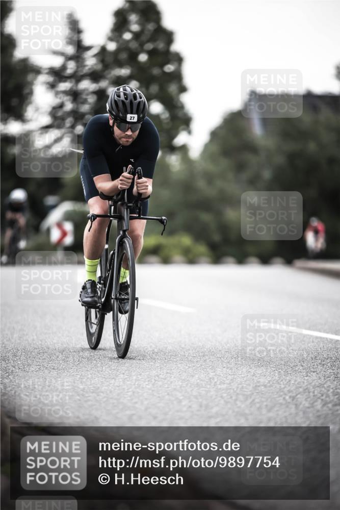 21.06.2026 - 29. Vierlanden-Triathlon H.Heesch http://msf.ph/oto/9897754 21.06.2026 10:02:34 Radfahren 4, 27, 99, 198, 245, 367 meine-sportfotos.de