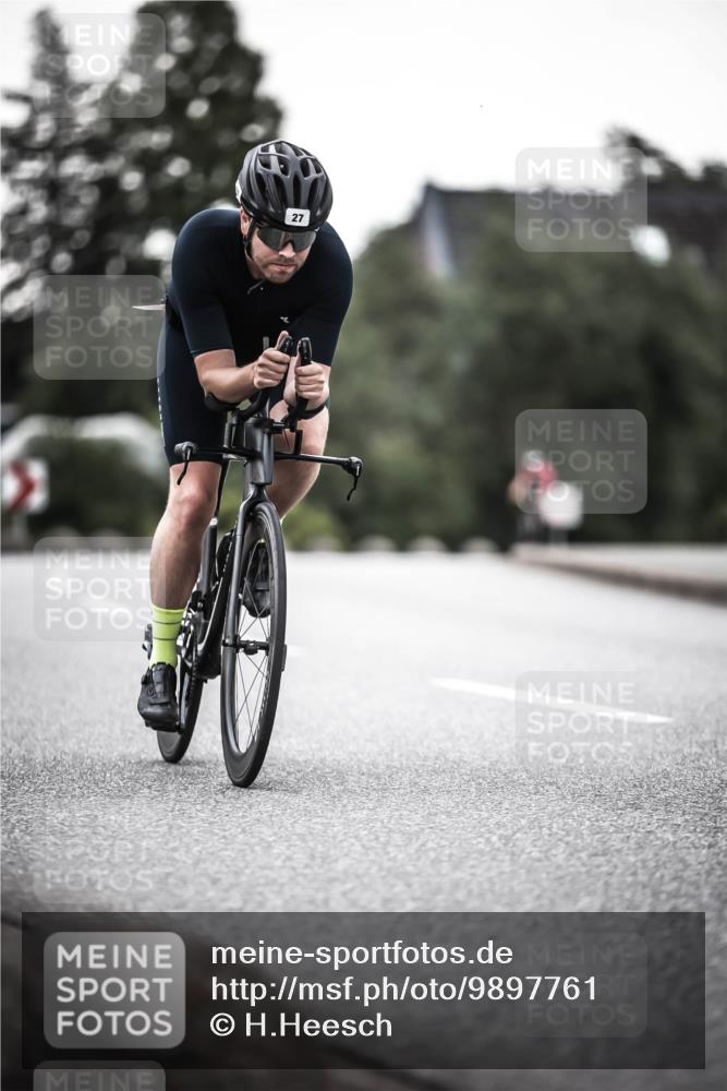 21.06.2026 - 29. Vierlanden-Triathlon H.Heesch http://msf.ph/oto/9897761 21.06.2026 10:02:34 Radfahren 4, 27, 99, 198, 245, 367 meine-sportfotos.de