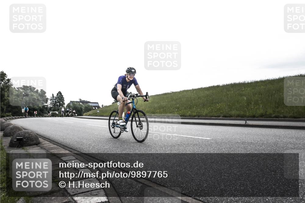 21.06.2026 - 29. Vierlanden-Triathlon H.Heesch http://msf.ph/oto/9897765 21.06.2026 09:22:47 Radfahren 29, 271 meine-sportfotos.de
