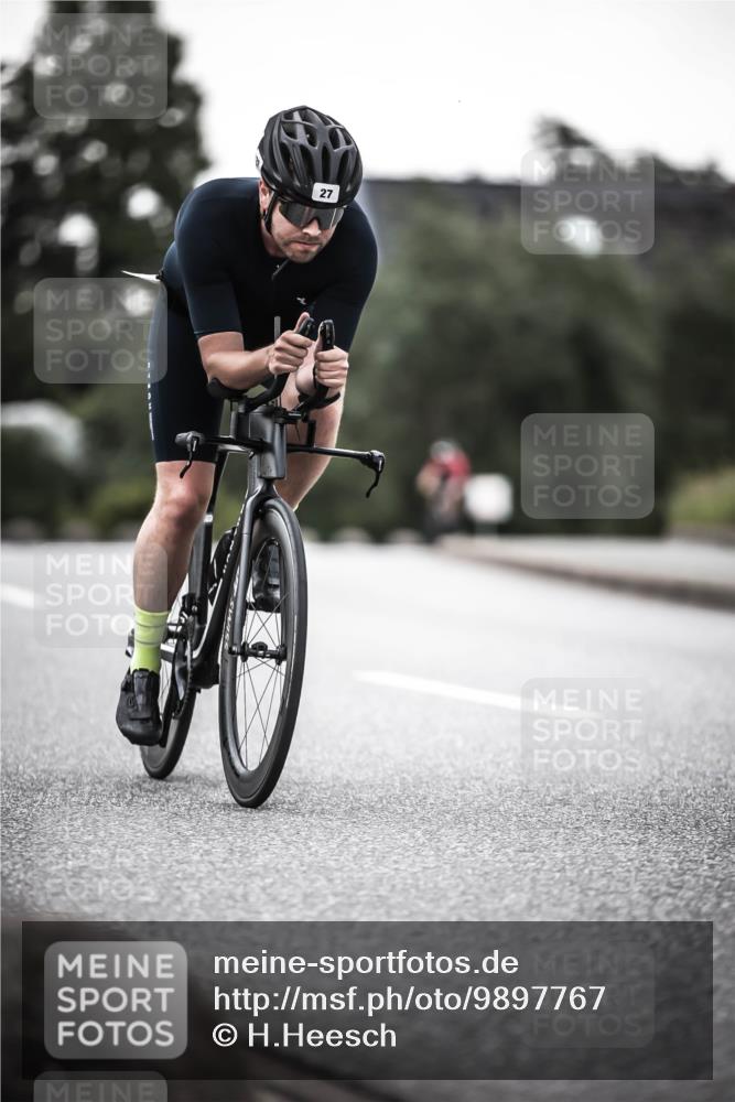 21.06.2026 - 29. Vierlanden-Triathlon H.Heesch http://msf.ph/oto/9897767 21.06.2026 10:02:34 Radfahren 4, 27, 99, 198, 245, 367 meine-sportfotos.de