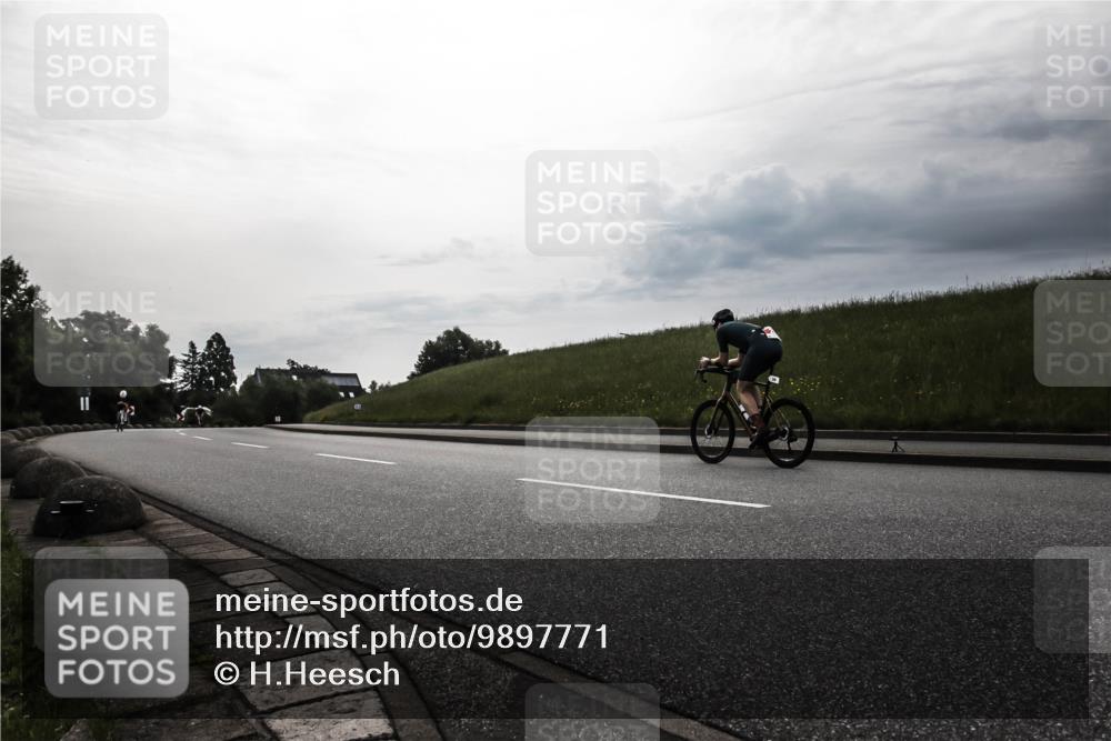 21.06.2026 - 29. Vierlanden-Triathlon H.Heesch http://msf.ph/oto/9897771 21.06.2026 09:22:55 Radfahren 148, 292 meine-sportfotos.de