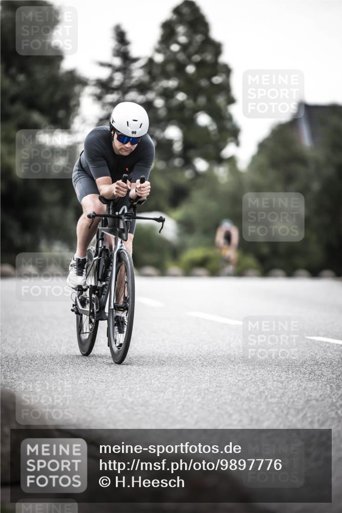 21.06.2026 - 29. Vierlanden-Triathlon H.Heesch http://msf.ph/oto/9897776 21.06.2026 10:02:38 Radfahren 56, 99, 198, 245, 367 meine-sportfotos.de