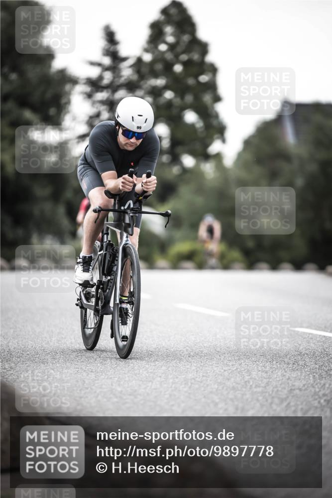 21.06.2026 - 29. Vierlanden-Triathlon H.Heesch http://msf.ph/oto/9897778 21.06.2026 10:02:38 Radfahren 56, 99, 198, 245, 367 meine-sportfotos.de