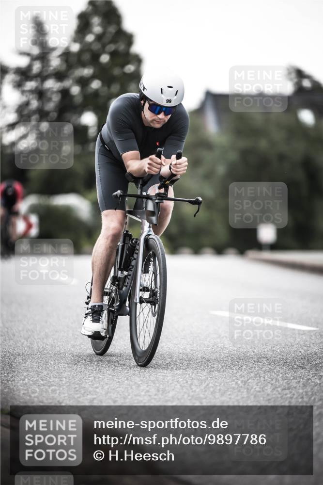 21.06.2026 - 29. Vierlanden-Triathlon H.Heesch http://msf.ph/oto/9897786 21.06.2026 10:02:38 Radfahren 56, 99, 198, 245, 367 meine-sportfotos.de