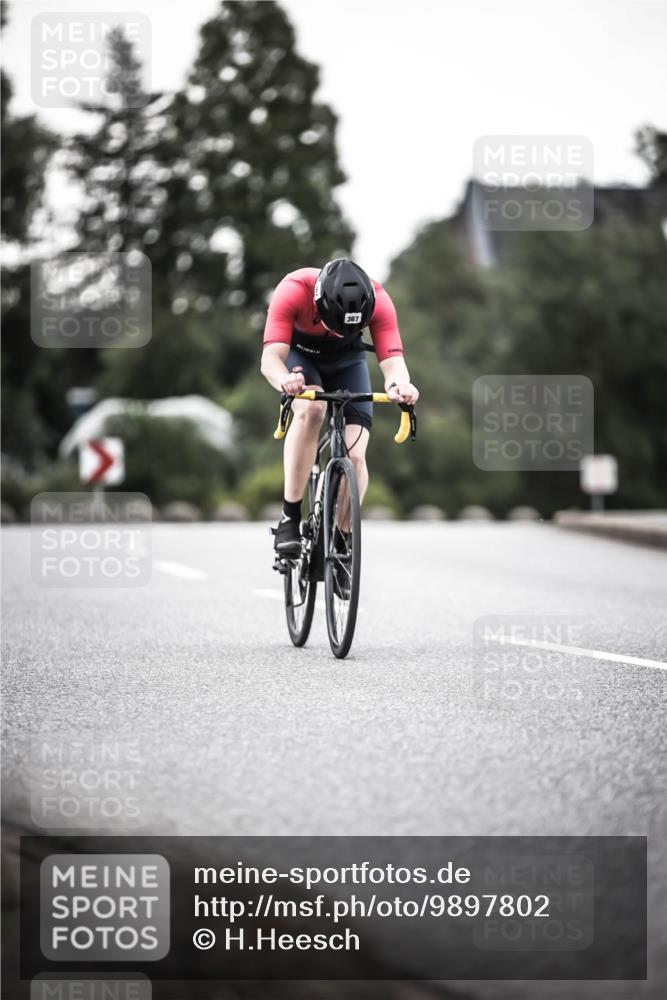 21.06.2026 - 29. Vierlanden-Triathlon H.Heesch http://msf.ph/oto/9897802 21.06.2026 10:02:41 Radfahren 56, 99, 179, 198, 245, 367 meine-sportfotos.de