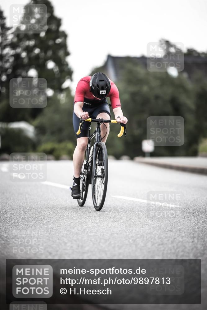 21.06.2026 - 29. Vierlanden-Triathlon H.Heesch http://msf.ph/oto/9897813 21.06.2026 10:02:41 Radfahren 56, 99, 179, 198, 245, 367 meine-sportfotos.de