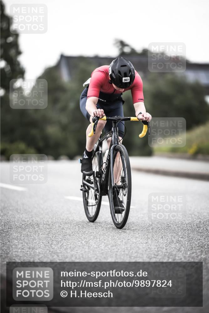 21.06.2026 - 29. Vierlanden-Triathlon H.Heesch http://msf.ph/oto/9897824 21.06.2026 10:02:42 Radfahren 56, 139, 179, 198, 245, 367 meine-sportfotos.de