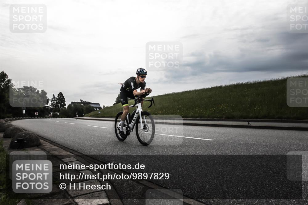 21.06.2026 - 29. Vierlanden-Triathlon H.Heesch http://msf.ph/oto/9897829 21.06.2026 09:24:56 Radfahren 39, 61, 199 meine-sportfotos.de