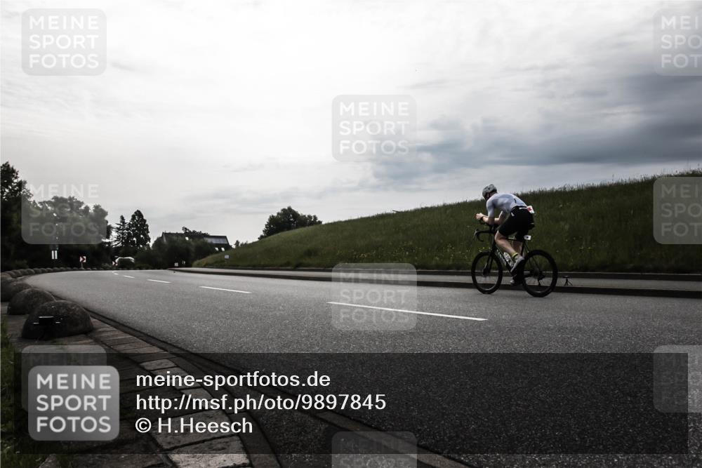 21.06.2026 - 29. Vierlanden-Triathlon H.Heesch http://msf.ph/oto/9897845 21.06.2026 09:25:11 Radfahren 25, 255 meine-sportfotos.de
