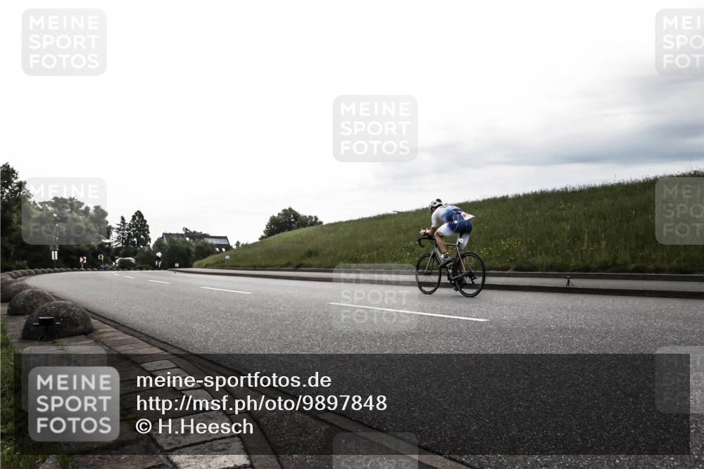 21.06.2026 - 29. Vierlanden-Triathlon H.Heesch http://msf.ph/oto/9897848 21.06.2026 09:25:15 Radfahren  meine-sportfotos.de
