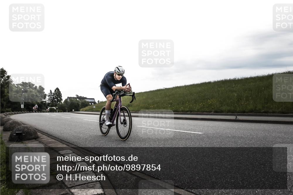 21.06.2026 - 29. Vierlanden-Triathlon H.Heesch http://msf.ph/oto/9897854 21.06.2026 09:26:17 Radfahren 51, 160 meine-sportfotos.de