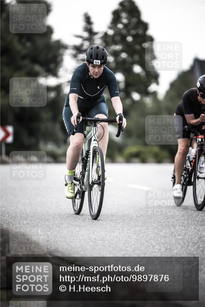 21.06.2026 - 29. Vierlanden-Triathlon H.Heesch http://msf.ph/oto/9897876 21.06.2026 10:02:53 Radfahren 139, 224, 232, 294 meine-sportfotos.de
