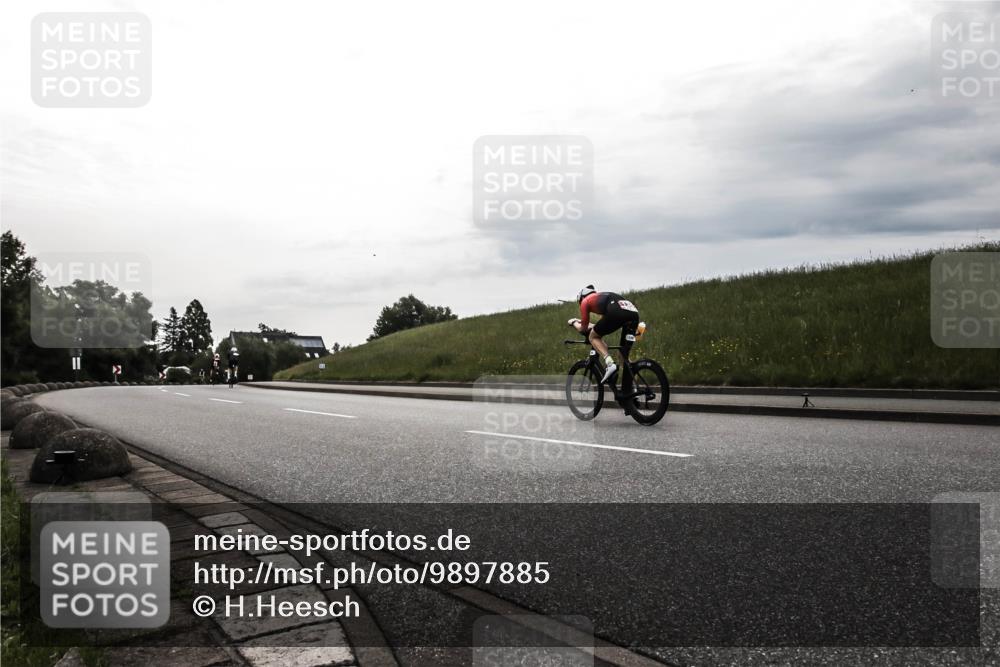 21.06.2026 - 29. Vierlanden-Triathlon H.Heesch http://msf.ph/oto/9897885 21.06.2026 09:27:34 Radfahren 180 meine-sportfotos.de