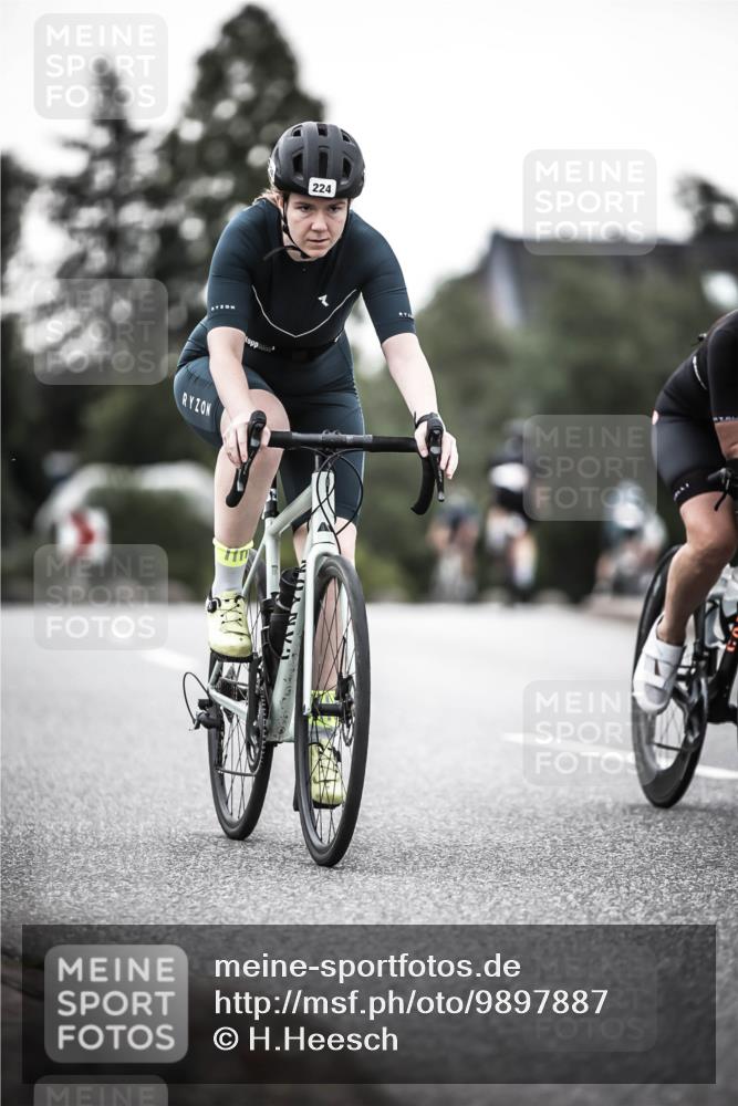 21.06.2026 - 29. Vierlanden-Triathlon H.Heesch http://msf.ph/oto/9897887 21.06.2026 10:02:53 Radfahren 139, 224, 232, 294 meine-sportfotos.de