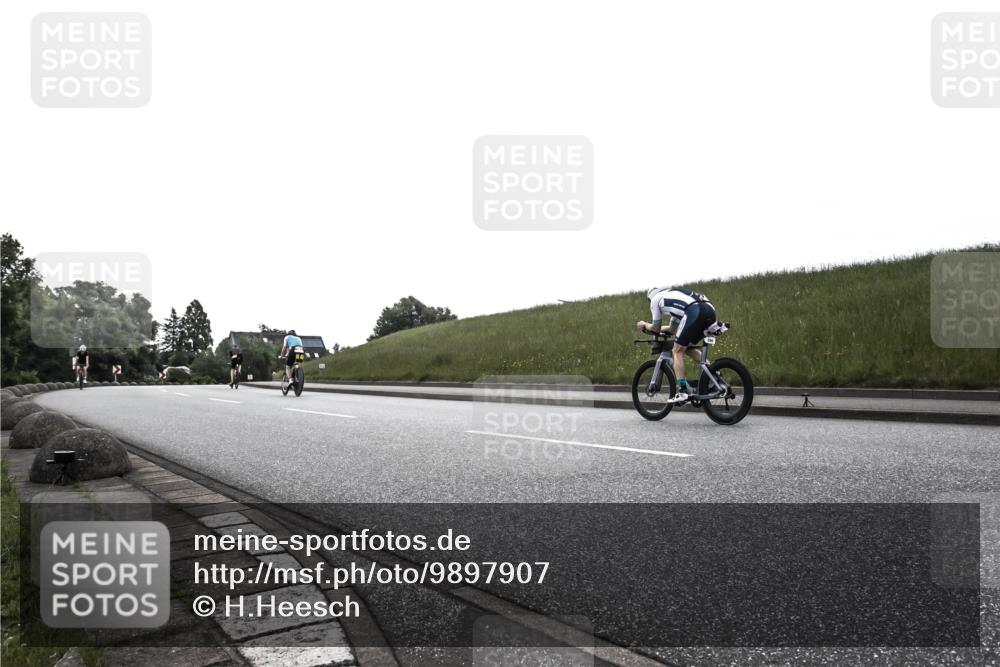 21.06.2026 - 29. Vierlanden-Triathlon H.Heesch http://msf.ph/oto/9897907 21.06.2026 09:29:21 Radfahren 156, 236 meine-sportfotos.de