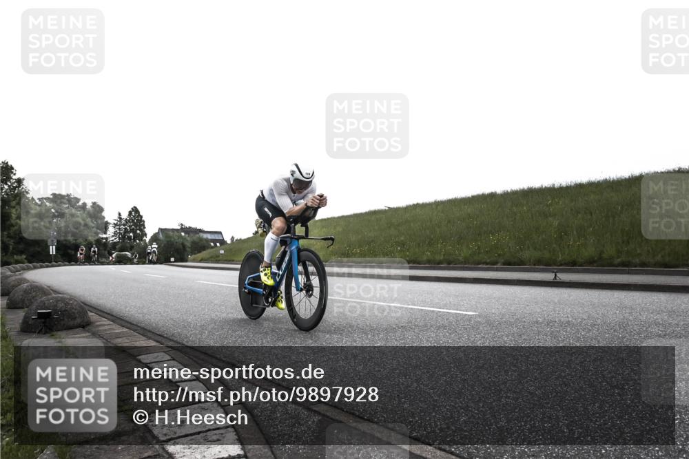 21.06.2026 - 29. Vierlanden-Triathlon H.Heesch http://msf.ph/oto/9897928 21.06.2026 09:30:16 Radfahren 118, 119 meine-sportfotos.de
