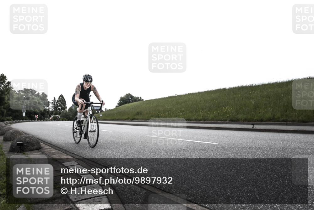 21.06.2026 - 29. Vierlanden-Triathlon H.Heesch http://msf.ph/oto/9897932 21.06.2026 09:30:25 Radfahren 80, 133, 246 meine-sportfotos.de