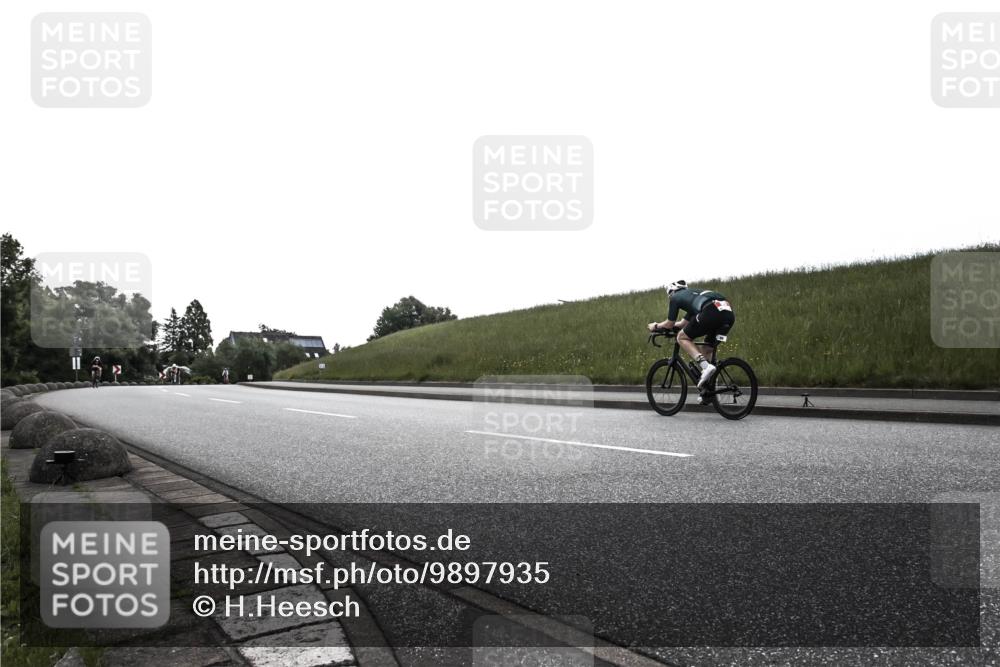21.06.2026 - 29. Vierlanden-Triathlon H.Heesch http://msf.ph/oto/9897935 21.06.2026 09:30:29 Radfahren 295 meine-sportfotos.de